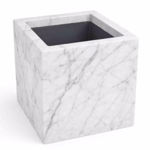 Doniczka z białego marmuru