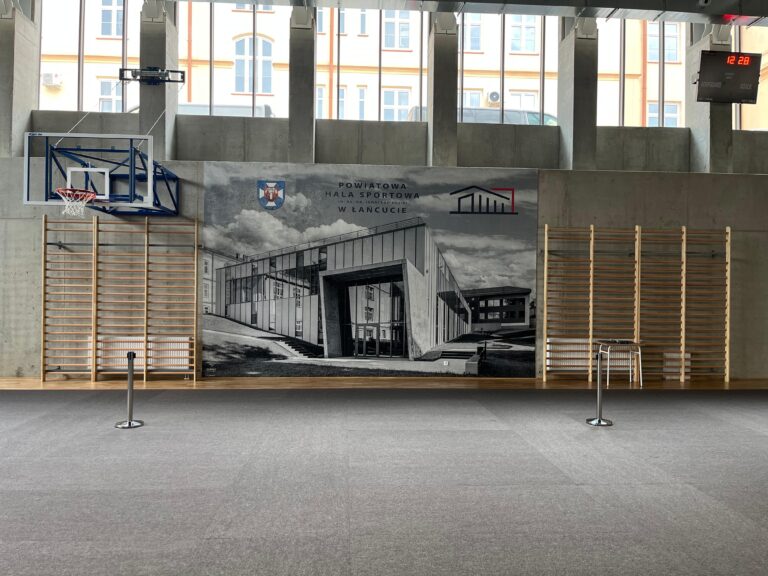 Mural na betonie - zrealizowany w technologii DTS w Hali sportowej